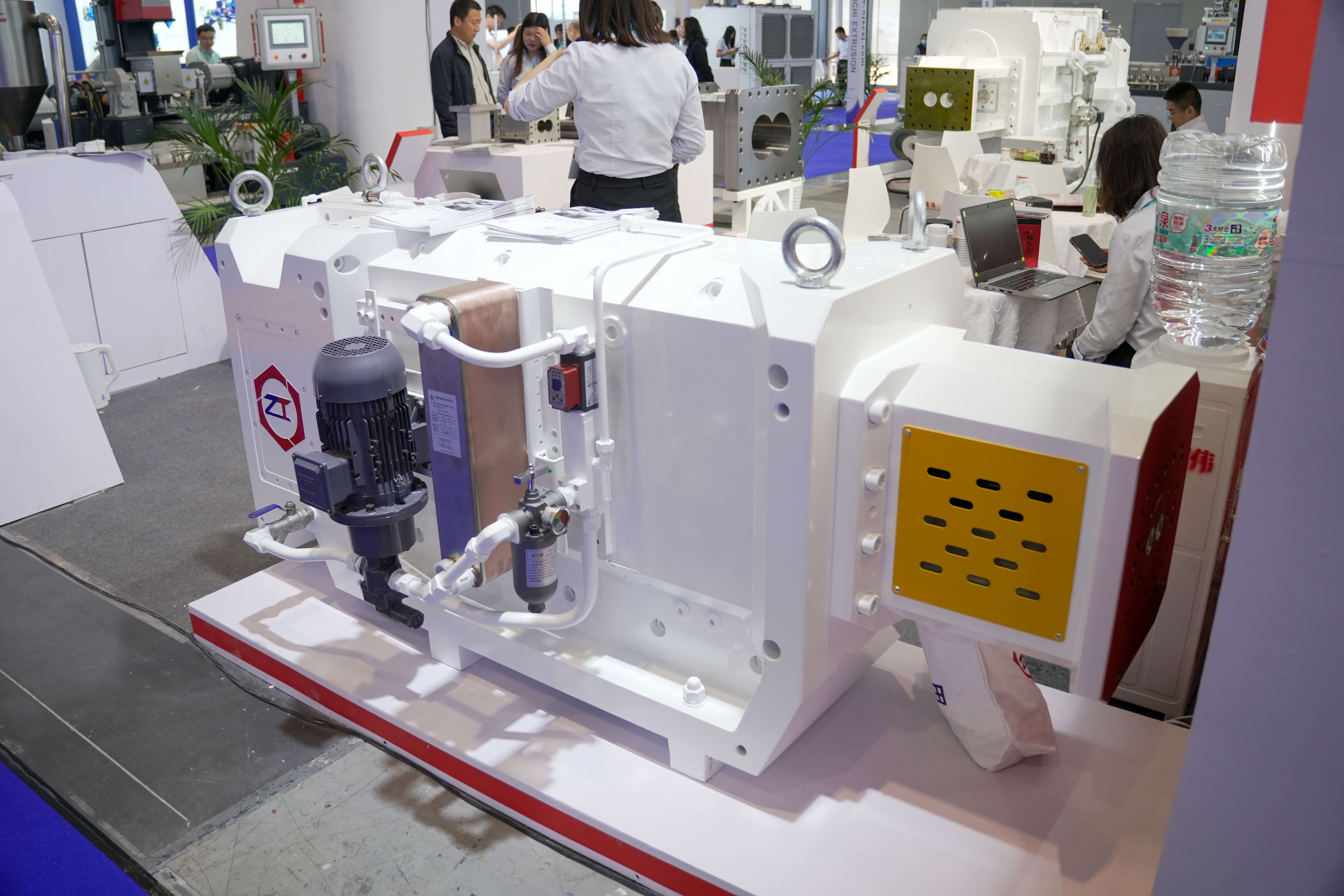75E twin screw gearbox