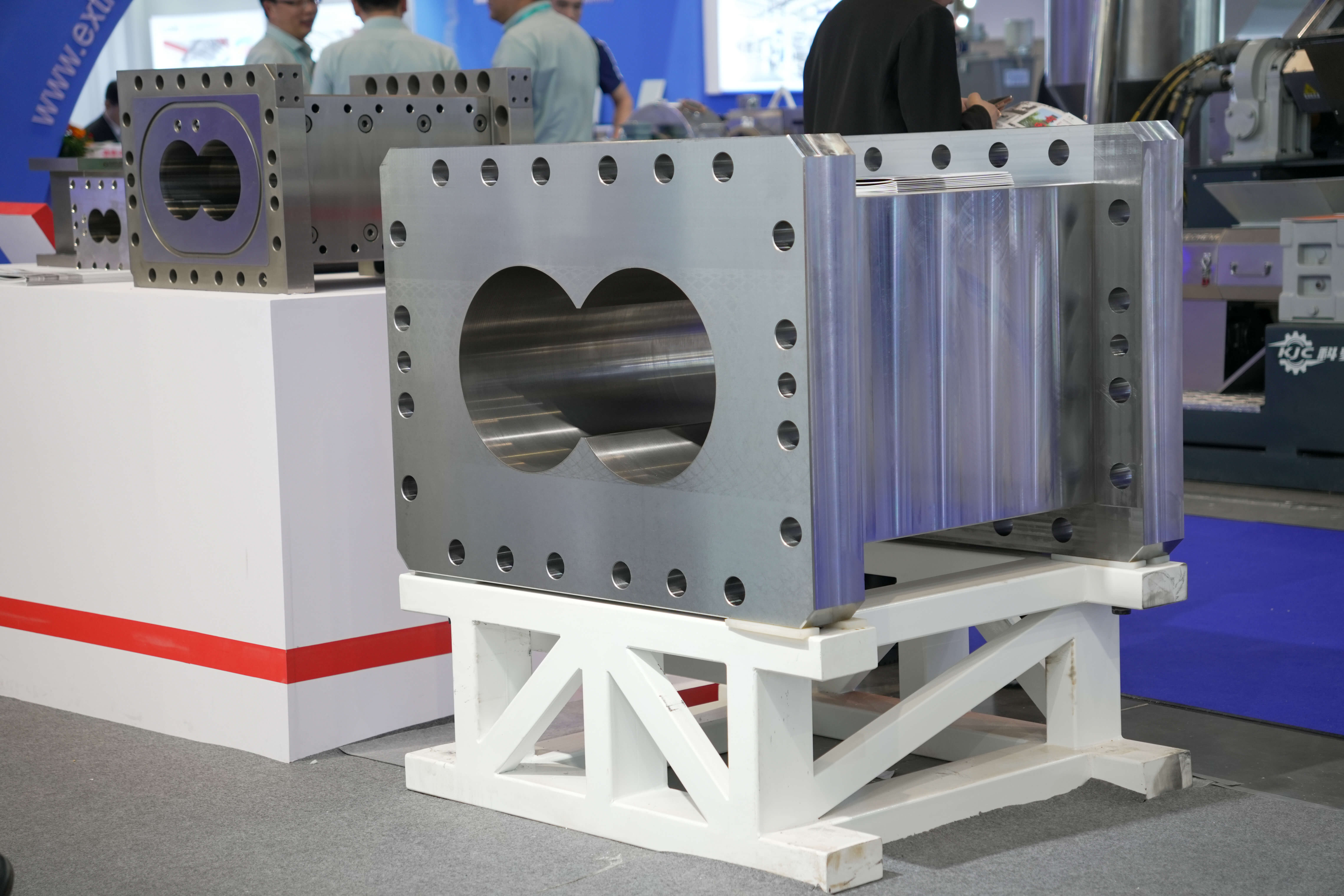ZSK 320 Twin Screw Barrel
