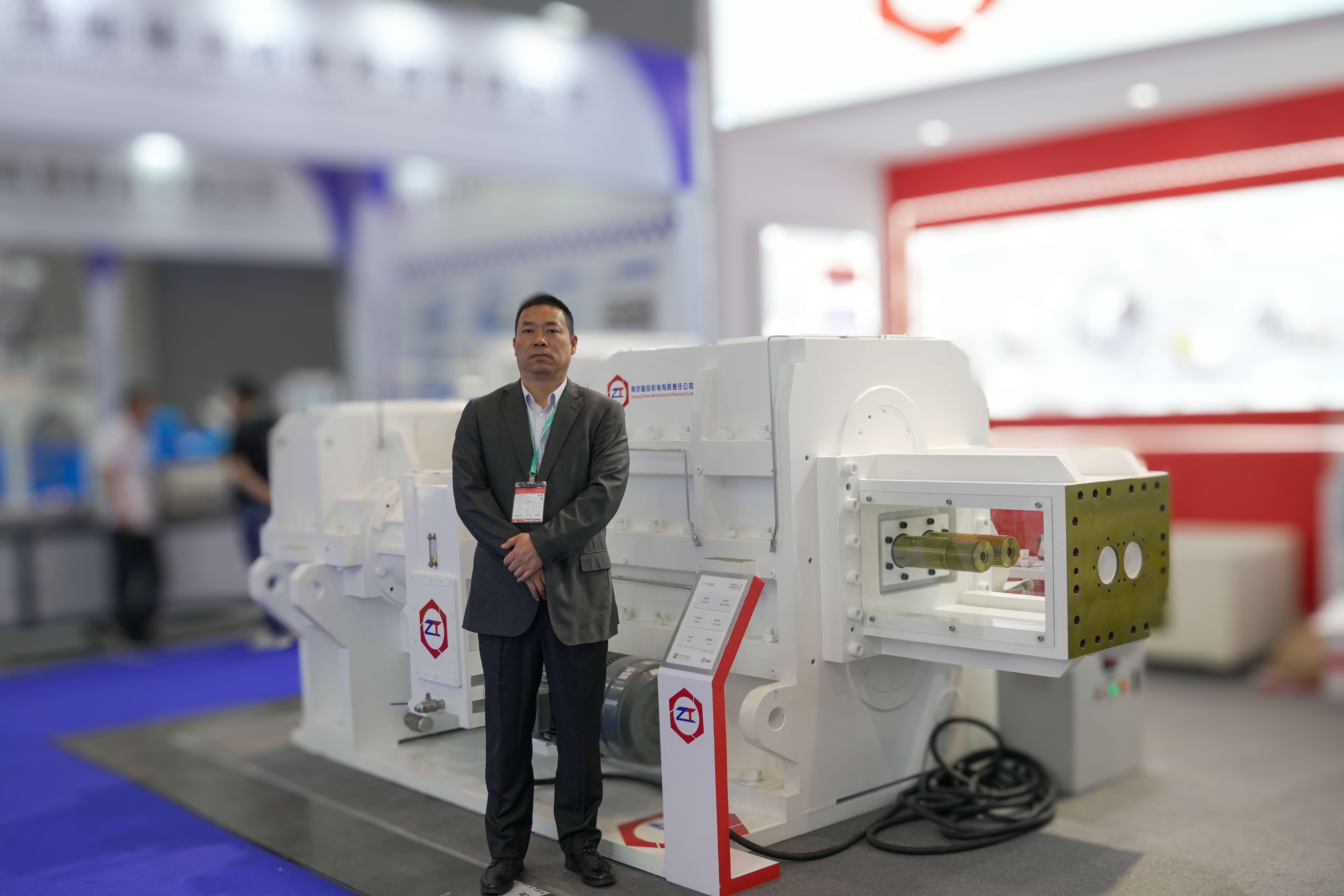 Optimizing Performance of Twin-Screw Extruder Components